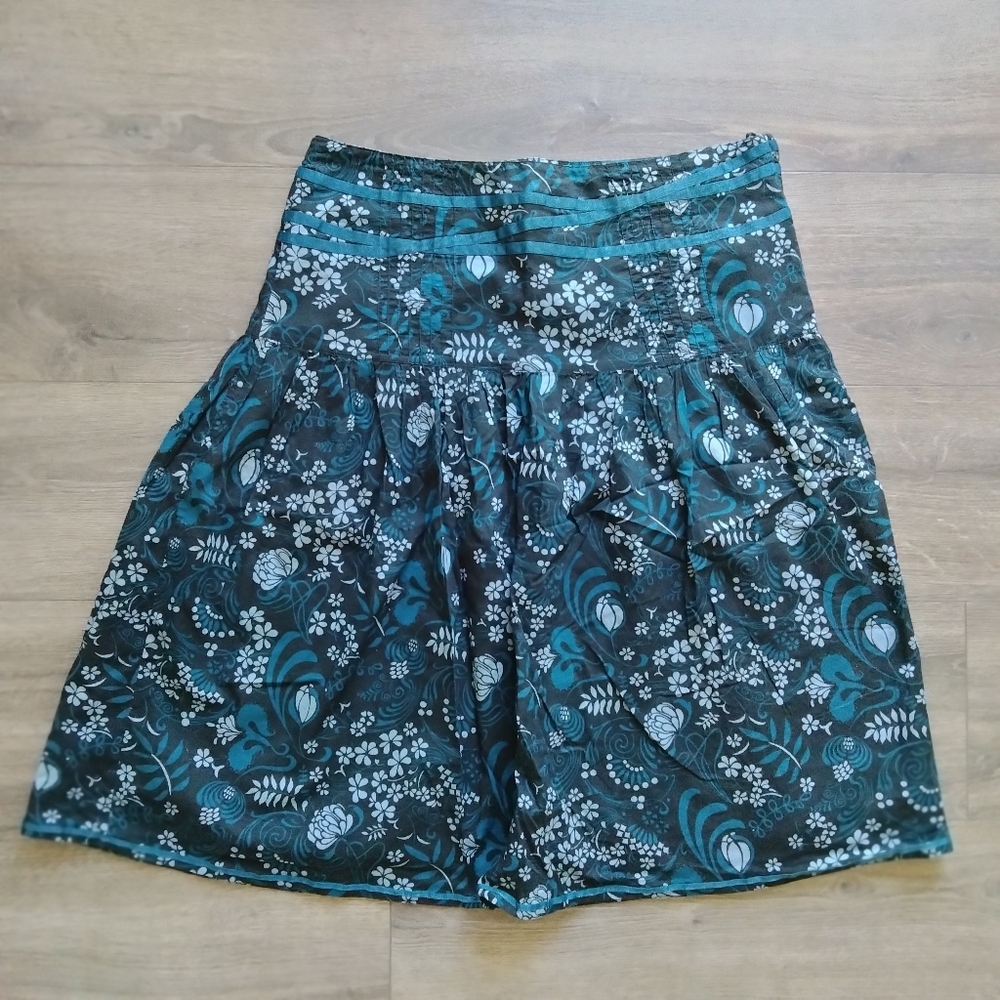 H&M Floral Print Fully Lined A Line Black Navy Skirt Women's Size 16